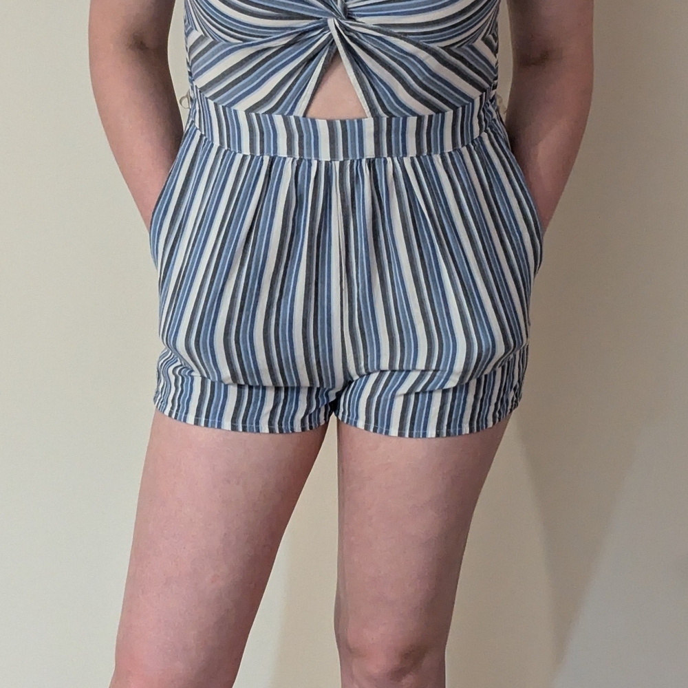 Romper - Picture 2 of 3